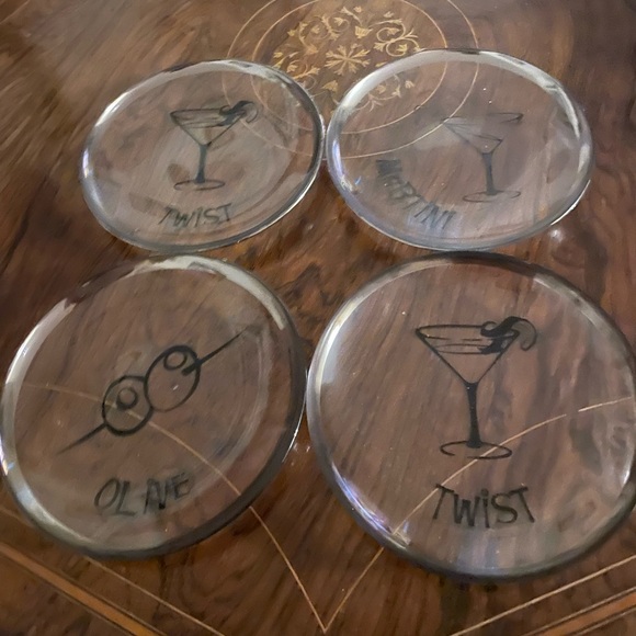 Trudeau 4 Apero Glass Plates - Picture 1 of 6